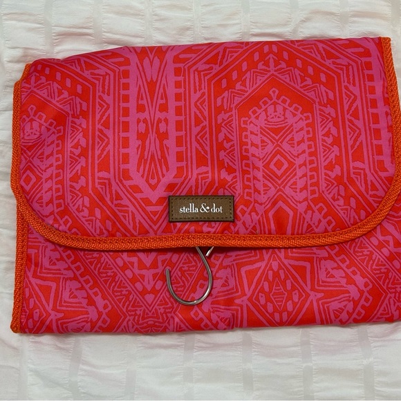 Stella and dot travel toiletry bag Pink and Orange print - Picture 1 of 4